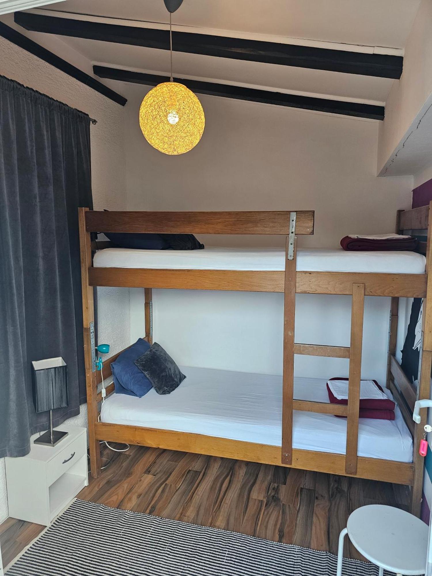 Hostel The Lazy Monkey &
