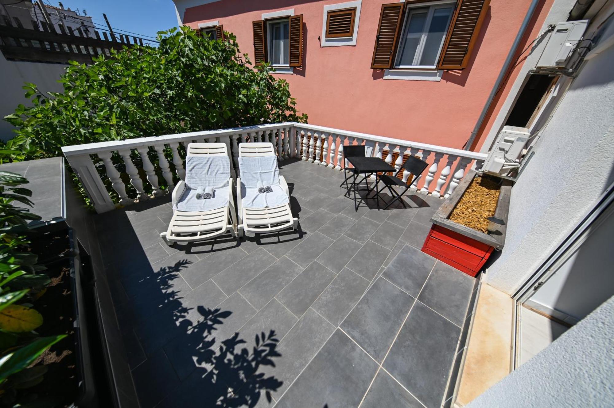 The Lazy Monkey & Hostel Zadar