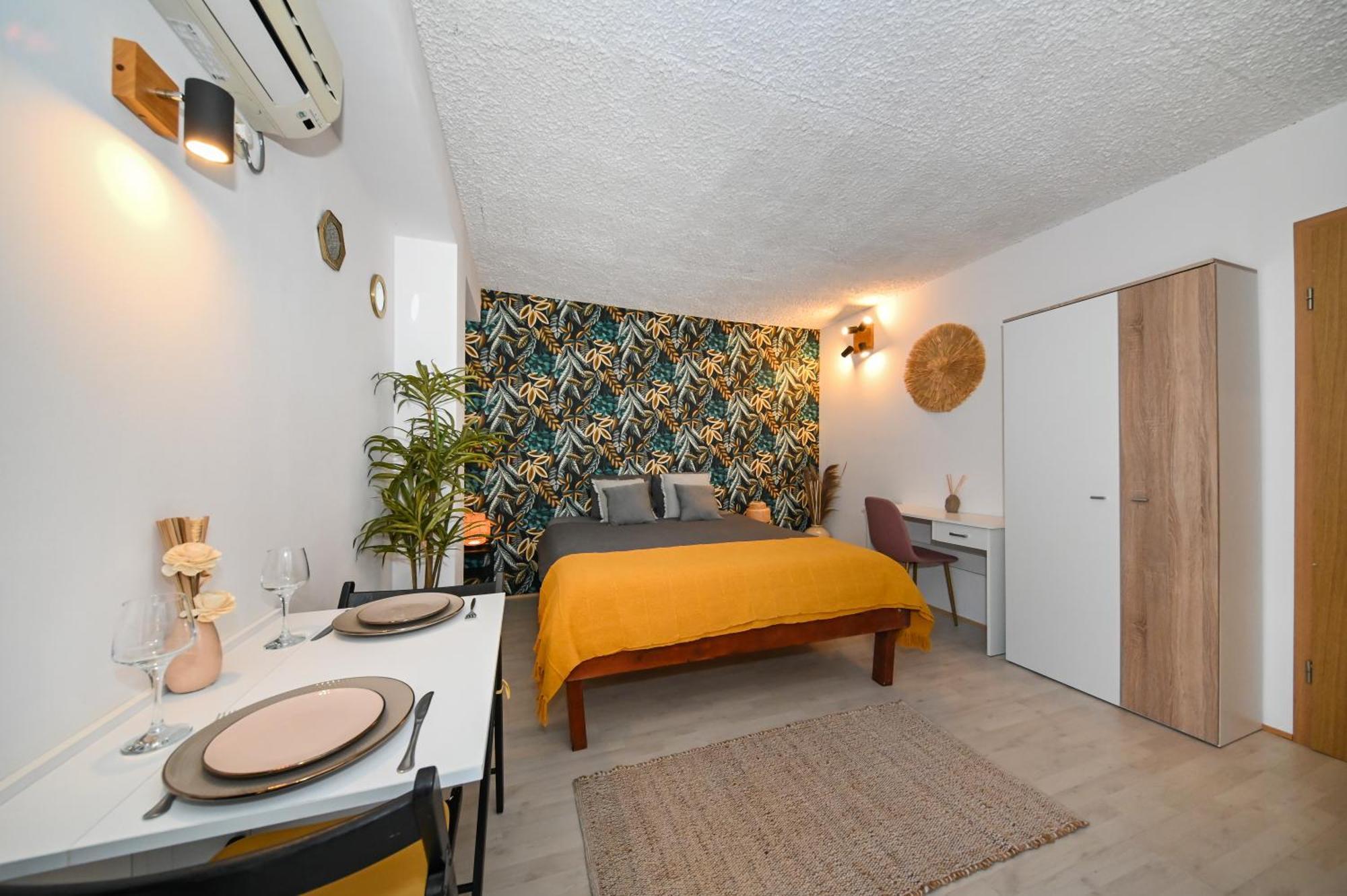 Hostel The Lazy Monkey &